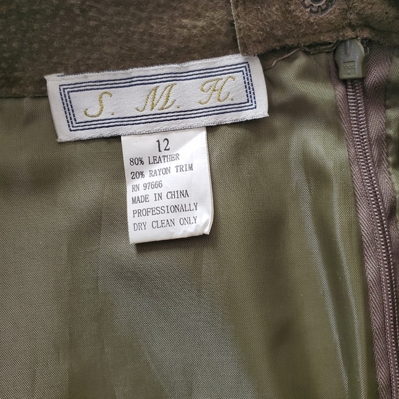 NWOT- Never Worn. Two Piece Olive Green Suede Set. - Picture 8 of 11